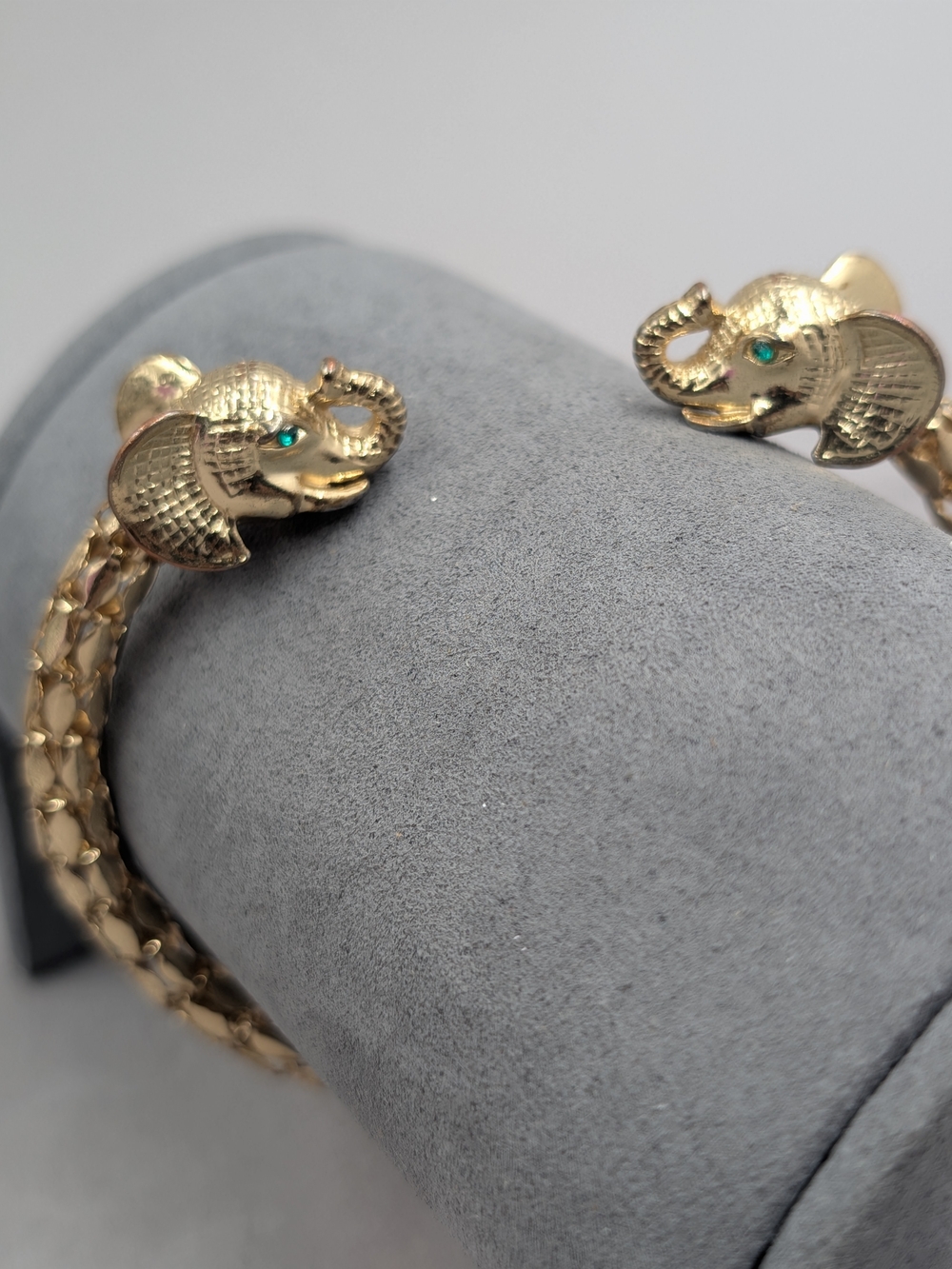 Lilly Pulitzer Gold Elephant Head Memory Wire Cuff Bracelet Green Eyes 1242